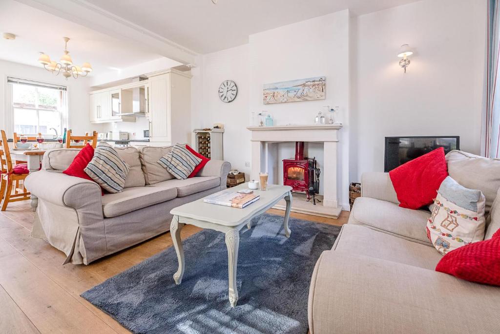 Longshore, Aldeburgh, Aldeburgh