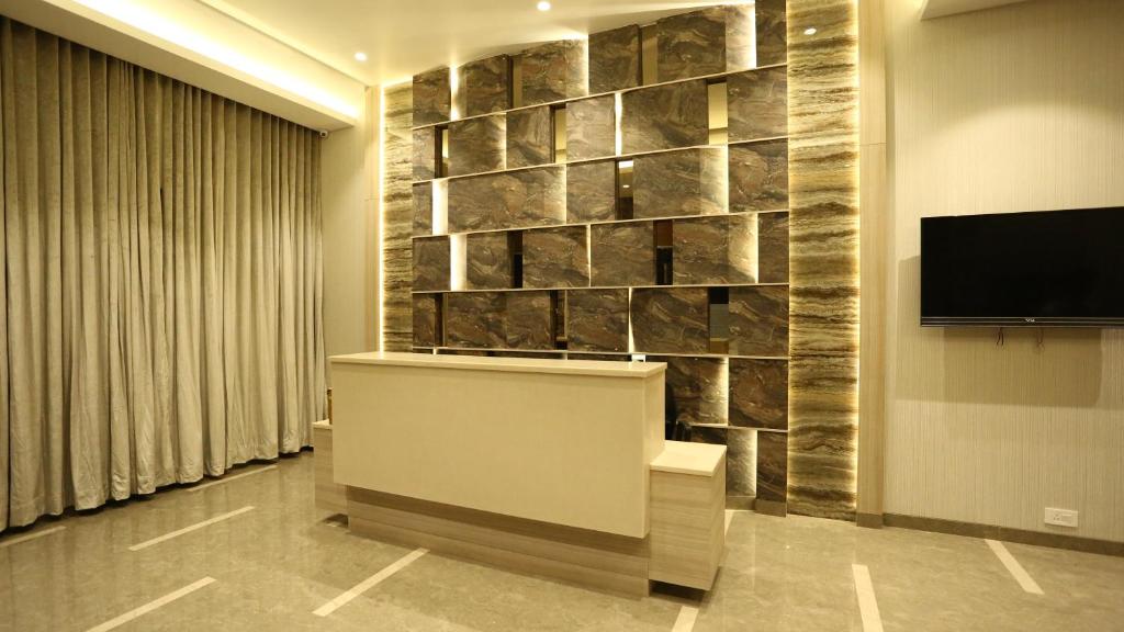 Hotel Grand Parivaar photo