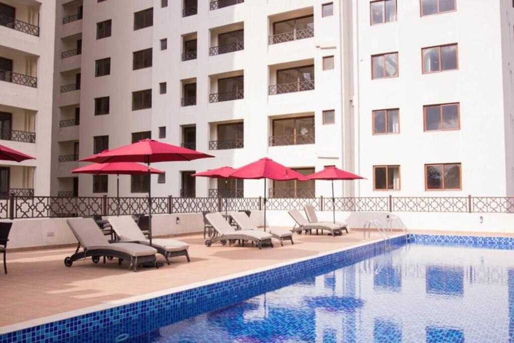 Heated Pool, Gym, Skyline Views & Natural Light - Cosy 1 bedroom in Kileleshwa, Nairobi