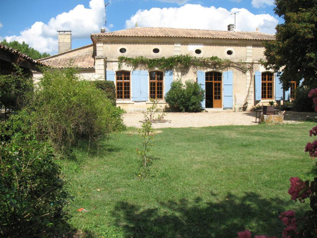Le Petit Chardon Gites Et Chambres D Hôtes Chambres d'hôtes Le Chardon Fleuri, Chambre d'hôtes Teuillac