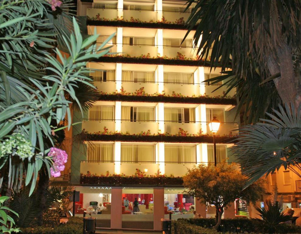 Hotel Oasis Plaza — Hotel in Benidorm - Costa Blanca