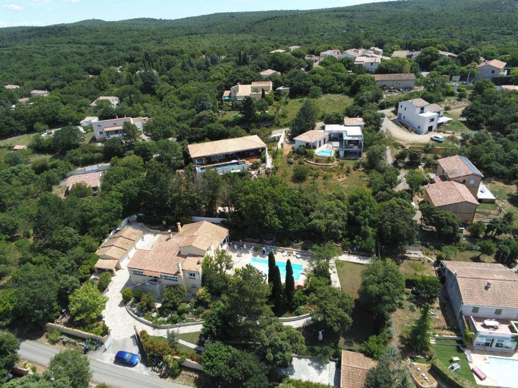 Chambres à louer dans Maison de Charme avec Piscine & Salle de Sport