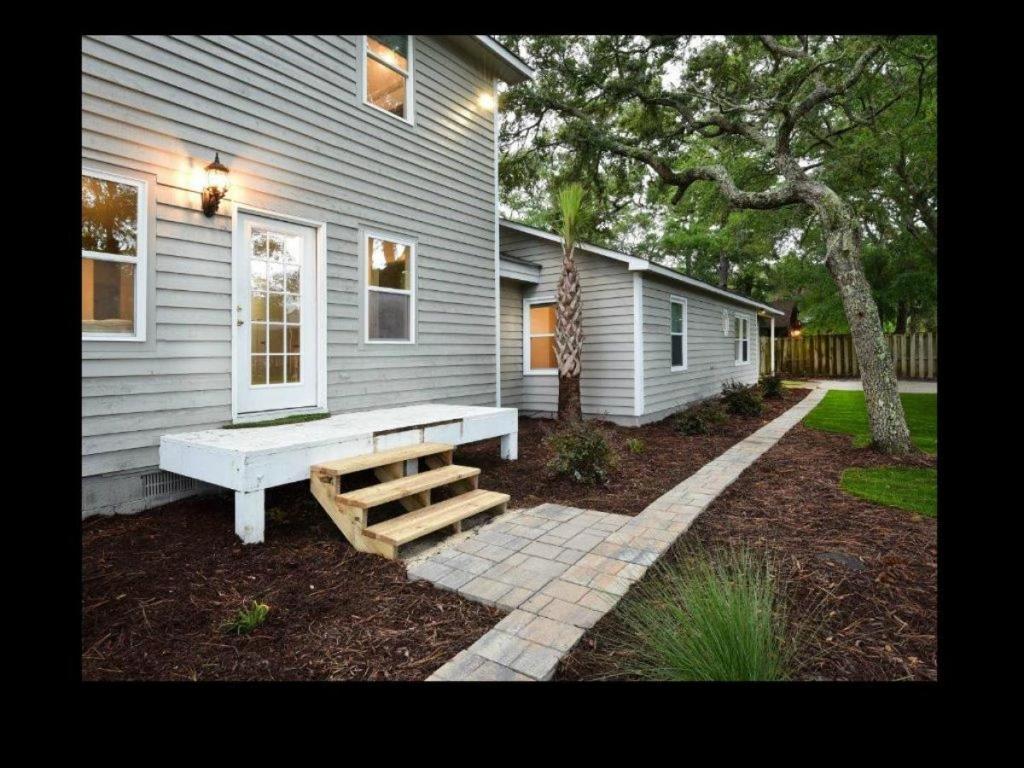 Anchors All Around, Oak Island