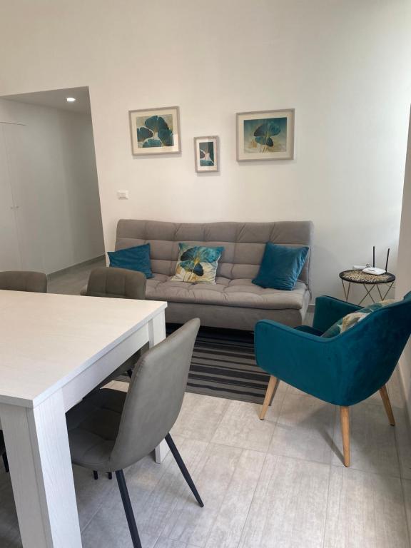 GARDEN HOUSE Apartments in Naples - 2