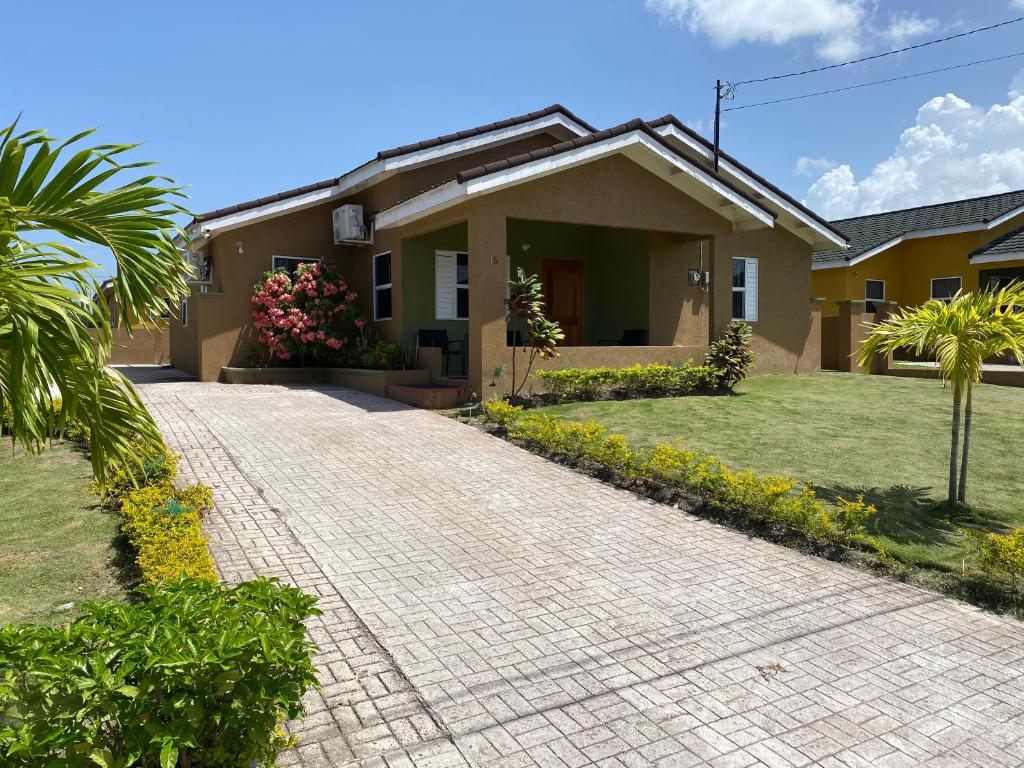 Villas with beach in Mammee Bay, Jamaica price from 95, reviews