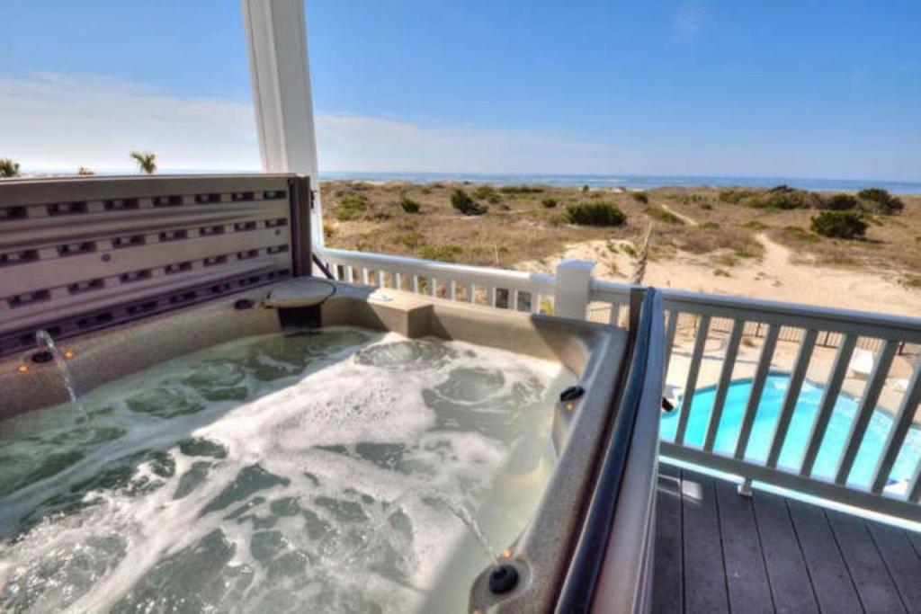 Sunset Pointe, Oak Island