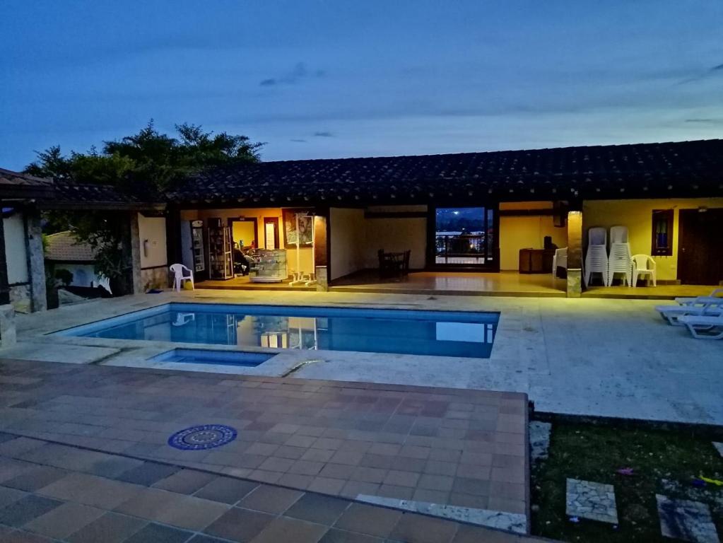 HOSTAL HOLLYWOOD INN — Hotel in Medellín