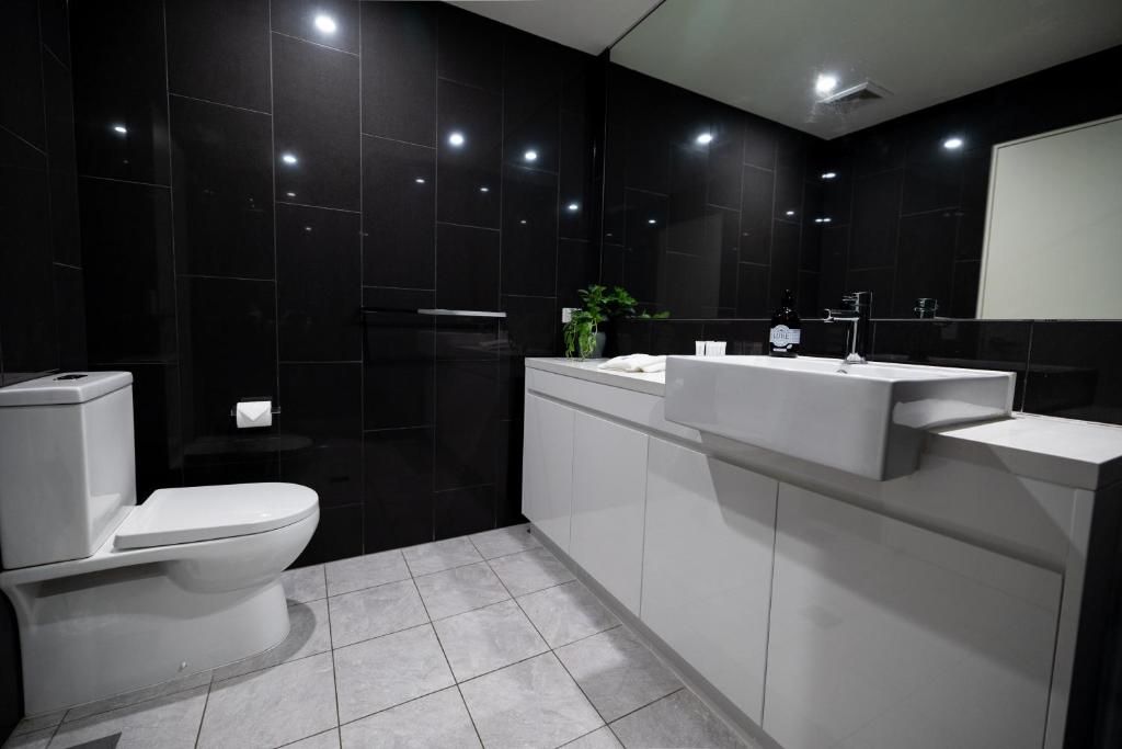 Trendy, Self Contained Inner City Apartment photo