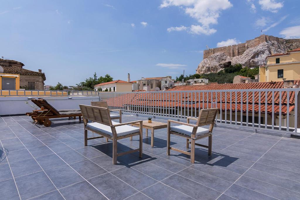 105 Adrianou Plaka photo