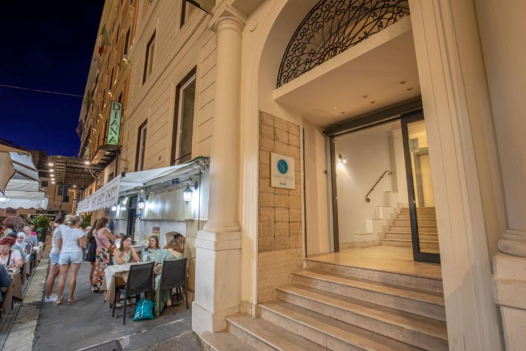 Sophie Terrace Hotel 8