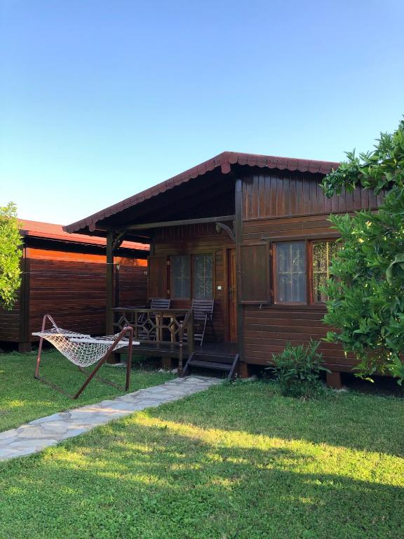 Ozge Bungalow Hotel — Hotel in Kemer
