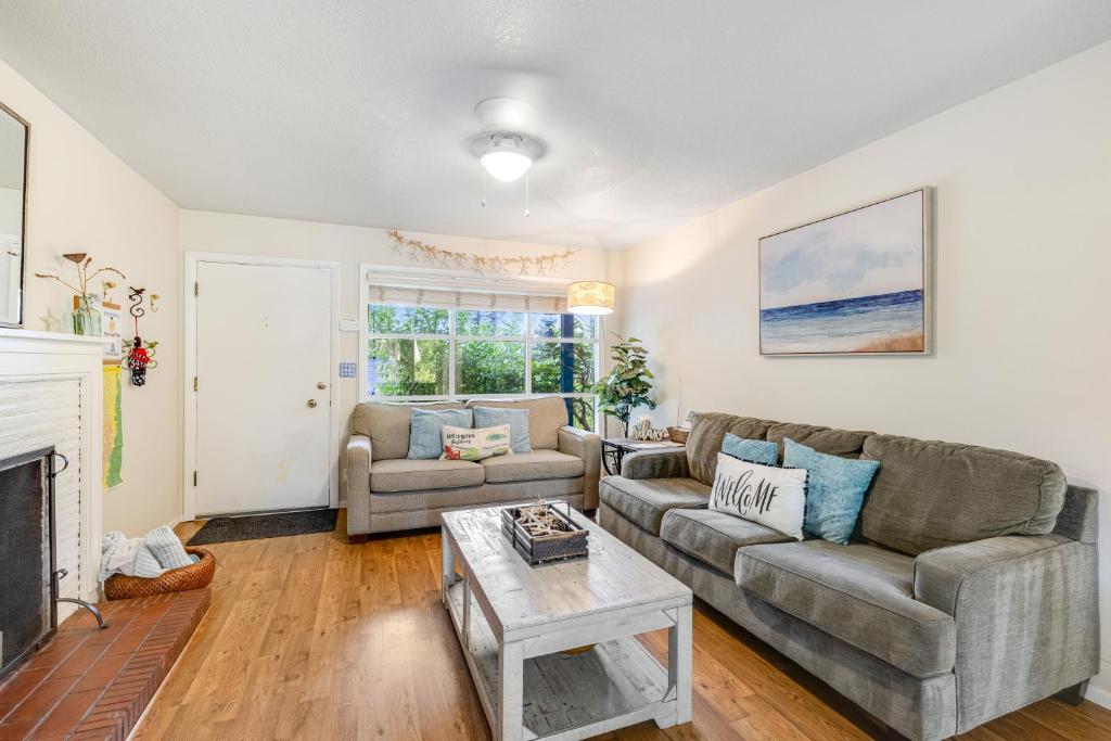 Beach Rendezvous, Seaside