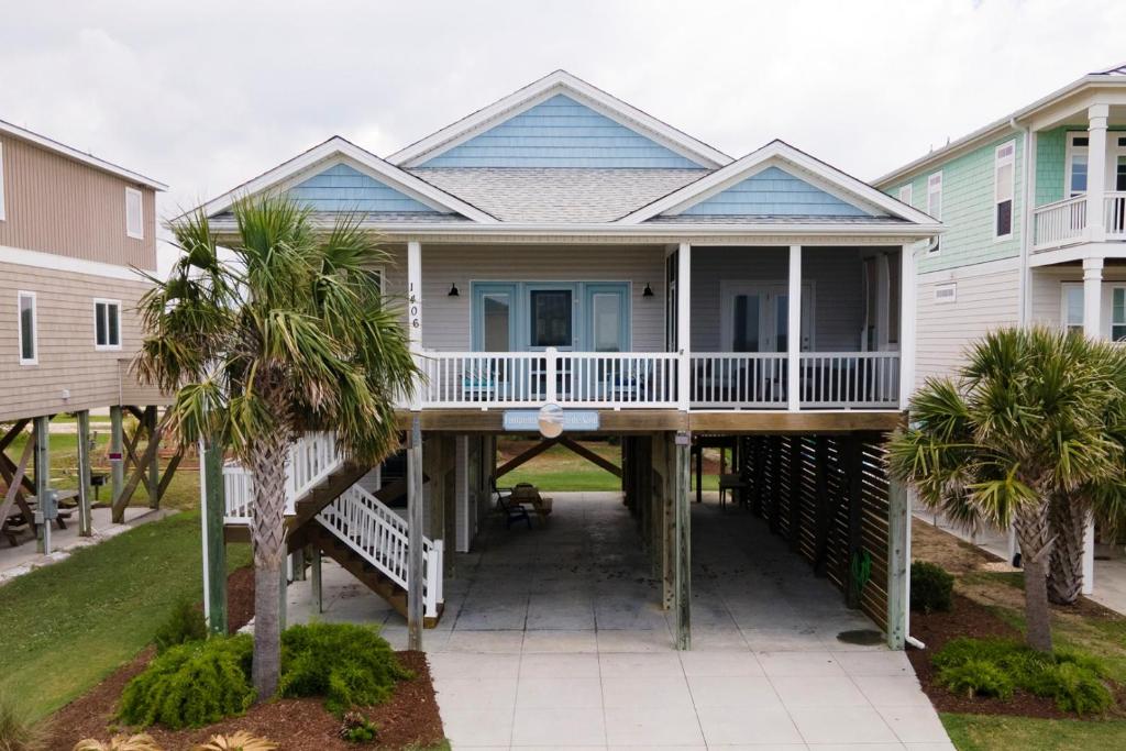 Footprints in the Sand, Oak Island