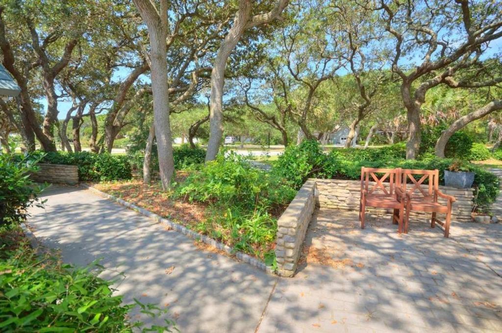 Stonesthrow, Oak Island