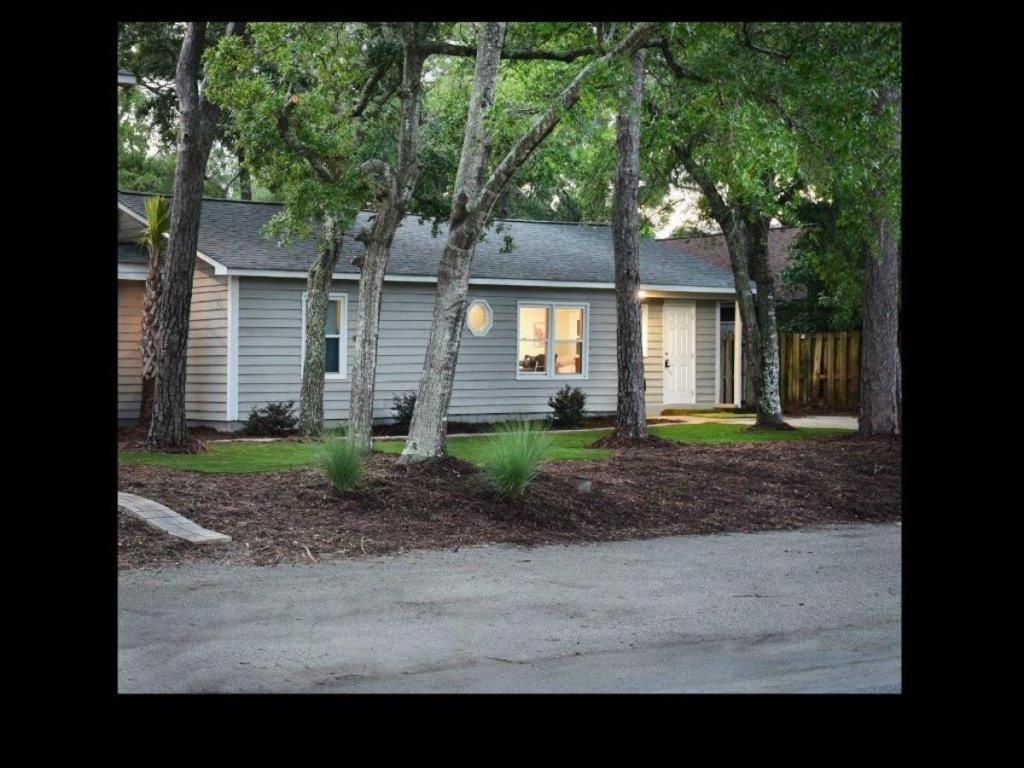 Anchors Down, Oak Island