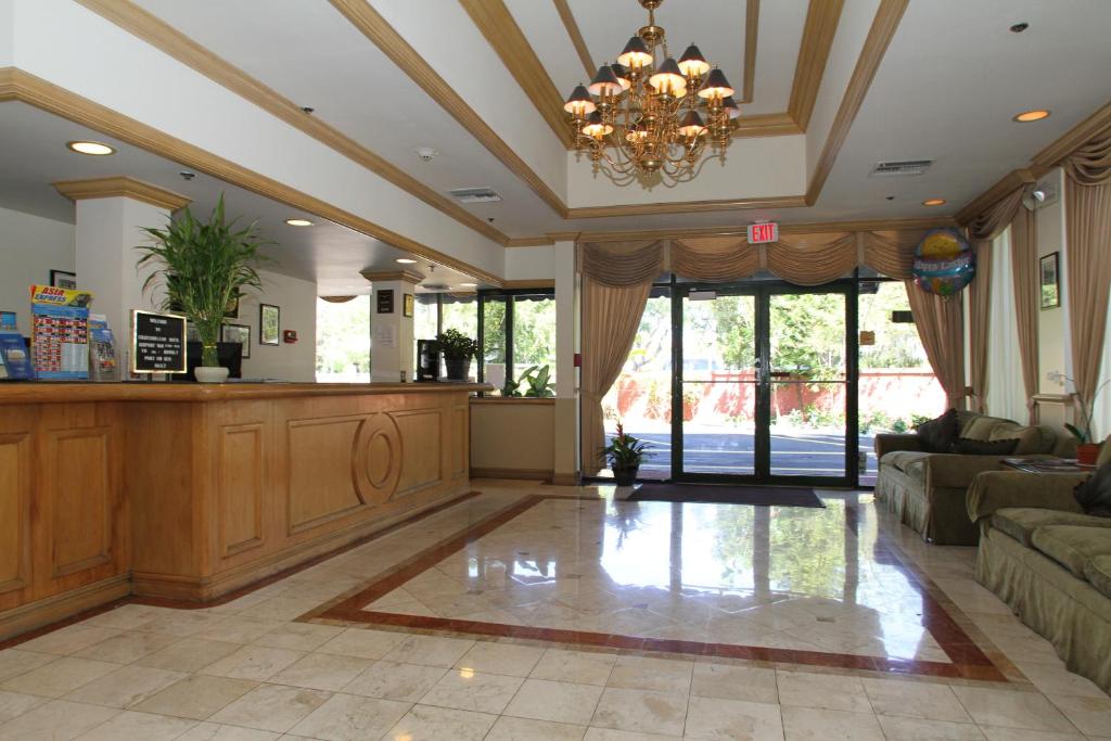 Hotel Chateaubleau photo