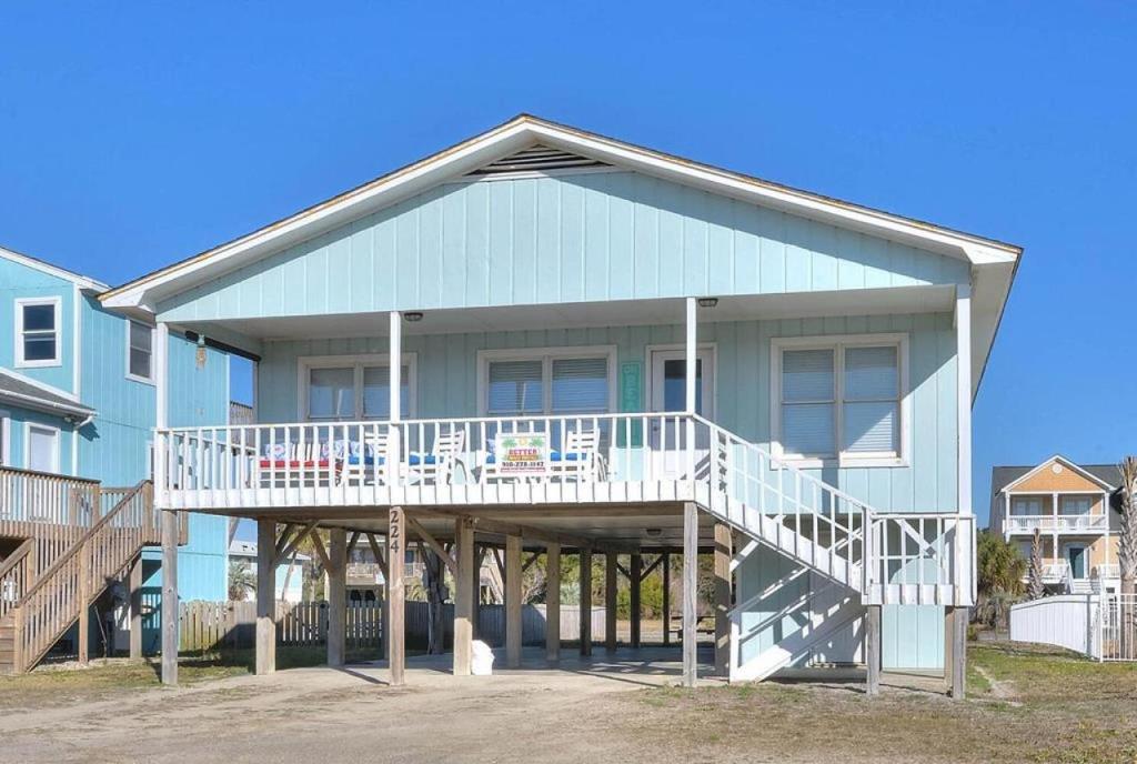 UnCorked, Oak Island