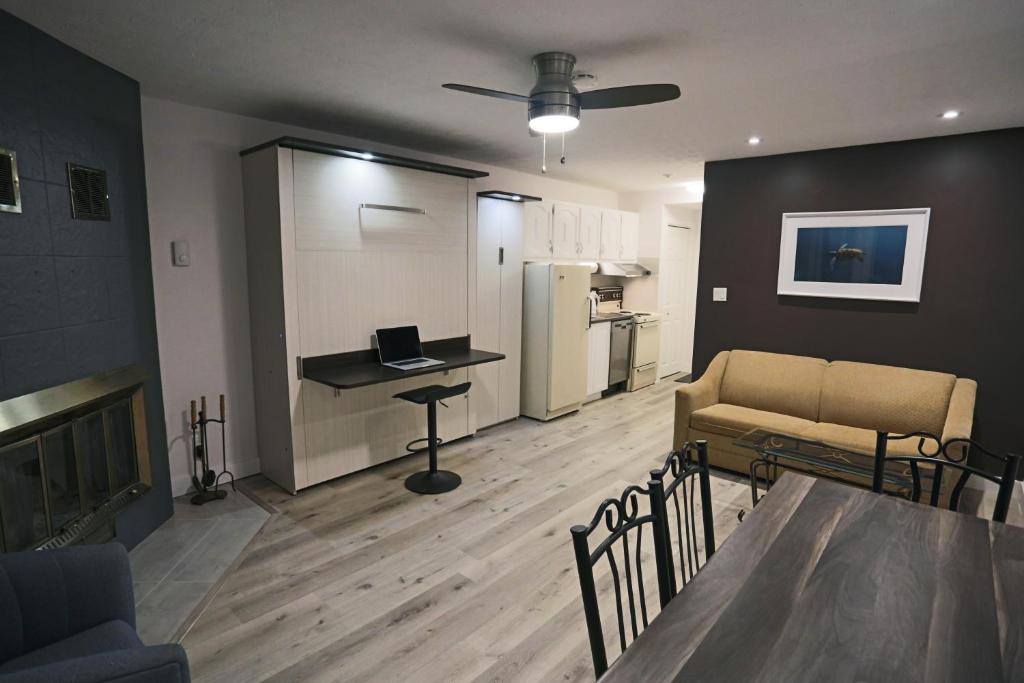 Magog Waterfront Studio 106, Magog-Orford