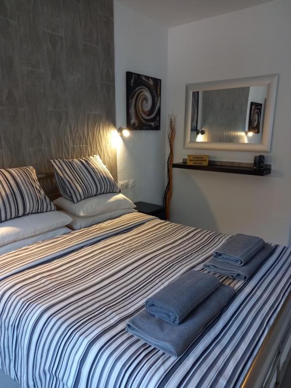 Caleta Holiday Bungalow - 1