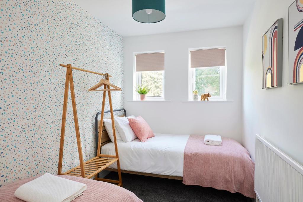 Links to M62 - 3 bedroom property, Golcar