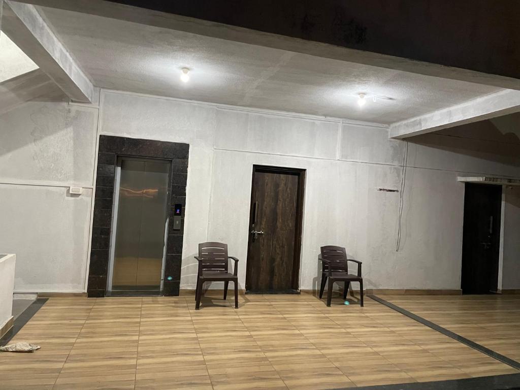 Hyatt residency service apartment photo