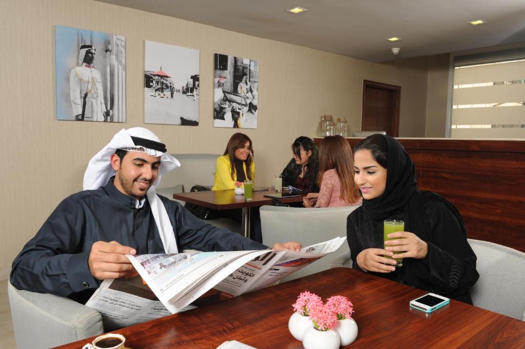 Shared lounge/TV area