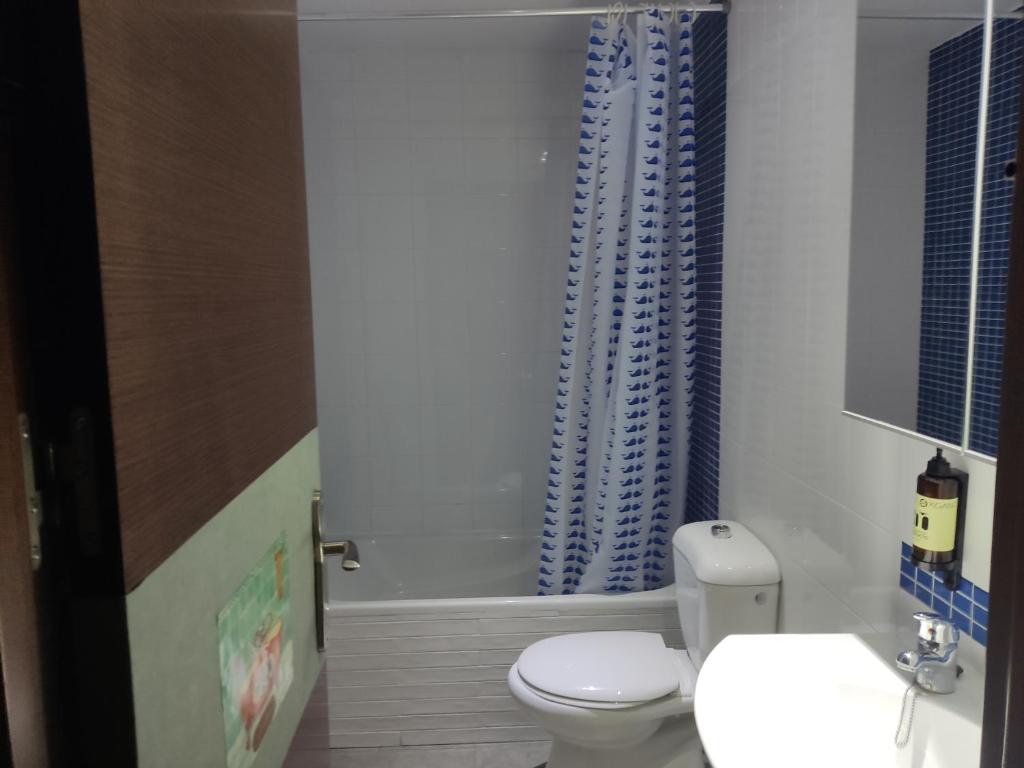Apartamento Acueducto, tres dormitorios y parking gratis photo