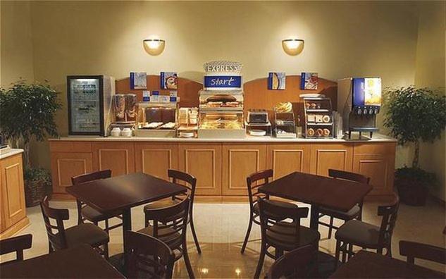 Holiday Inn Express Newton photo
