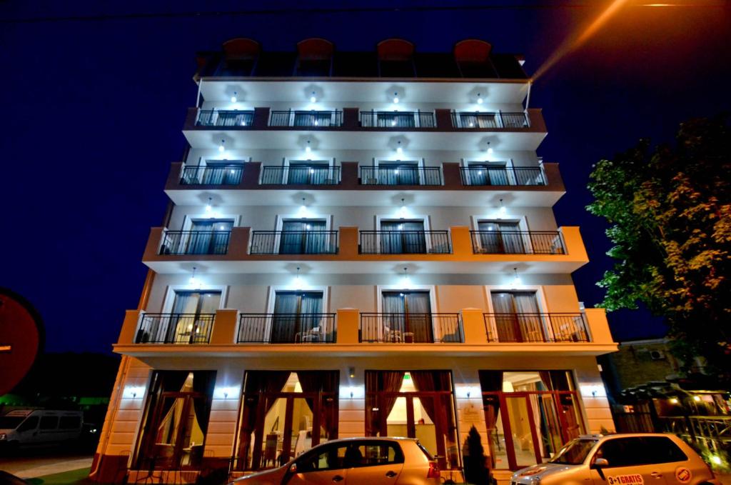 Lucas Boutique Hotel — Hotel in Eforie Nord
