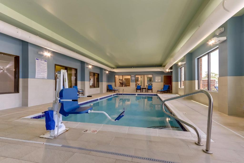 スイミングプール