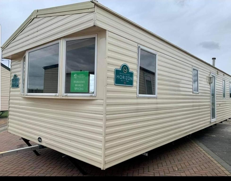 Lovely 3-bed caravan in beautiful north wales