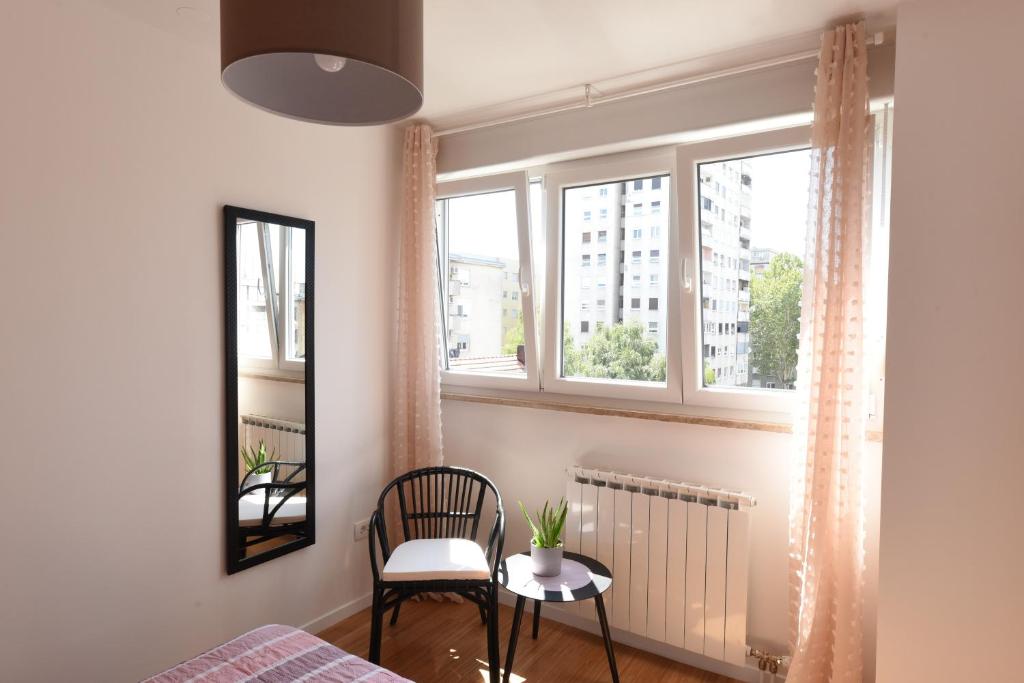 Mary's apartment - with free parking photo