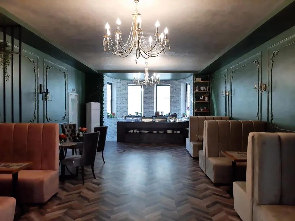 SB River Hotels，位于阿特劳的酒店