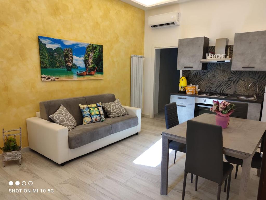 DOMUS GAUDIO near Oplonti ruins — Hotel in Torre Annunziata
