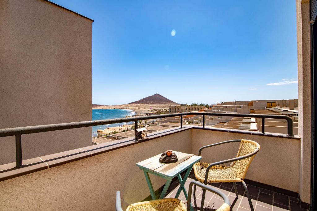 alquilaencanarias El Medano Spectacular terrace and sea views A - 2