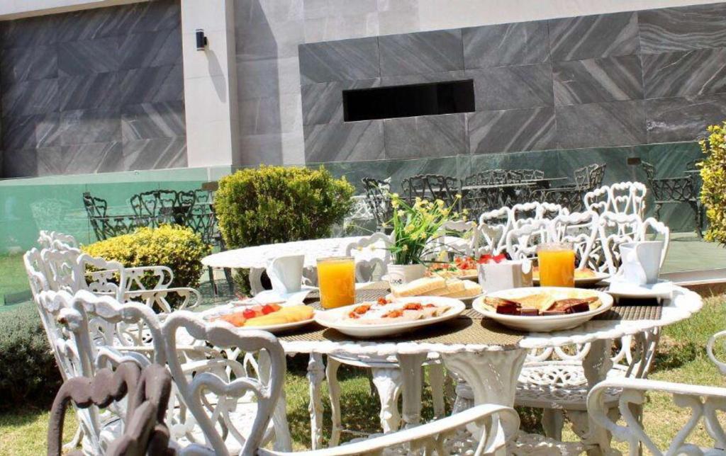 Best Western Toluca Photo 30