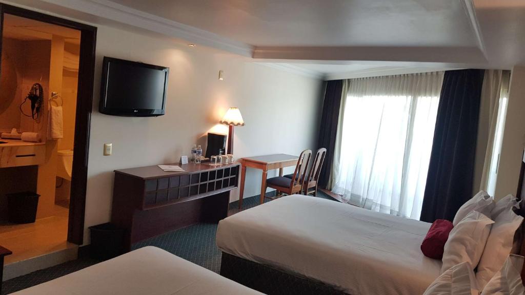 Best Western Toluca Photo 49