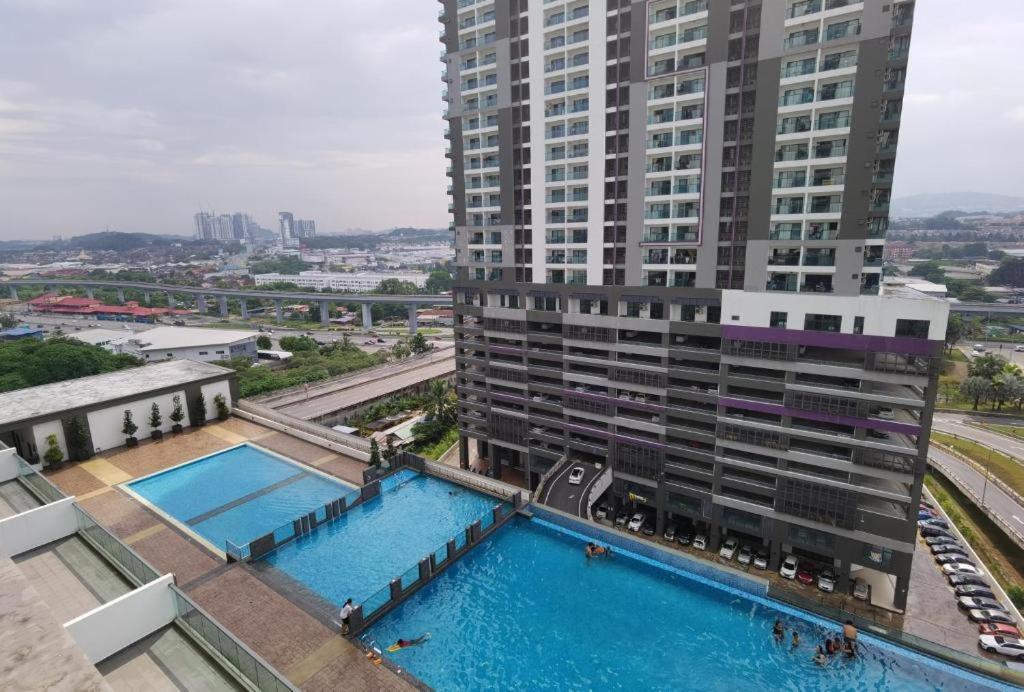 Landmark Residence 2 Service Apartment with WIFI 5min to MRT 20min to KL — Hotel in Kuala Lumpur