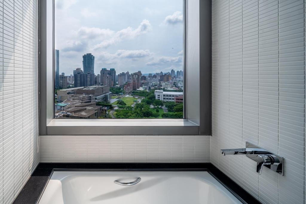 台中大毅老爺行旅 (The Place Taichung)