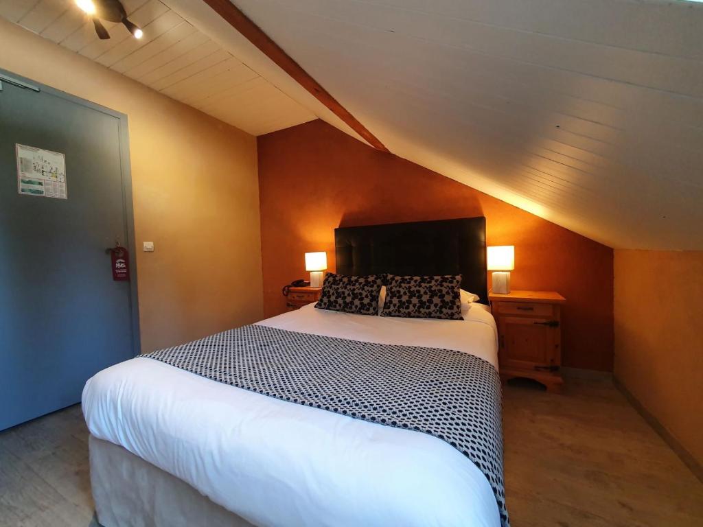 Auberge De La Croix Perrin - 5