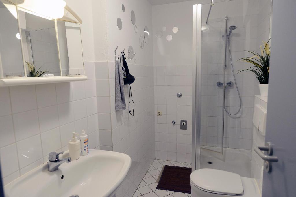 Basement Rotherbaum Bed Breakfast Hamburg - Can A Bathroom Be Put In Basement Germany Basement Rotherbaum Bed Breakfast Hamburg - Can A Bathroom Be Put In Basement Germany
