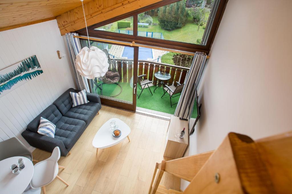 Stunning renovated studio with mezzanine - 3