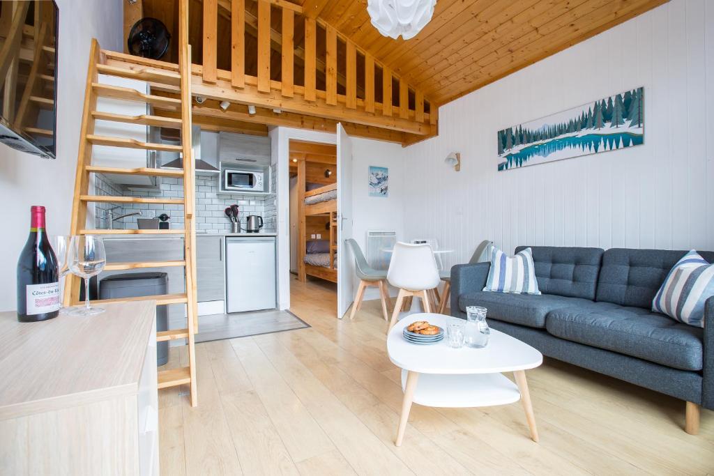 Stunning renovated studio with mezzanine - 5