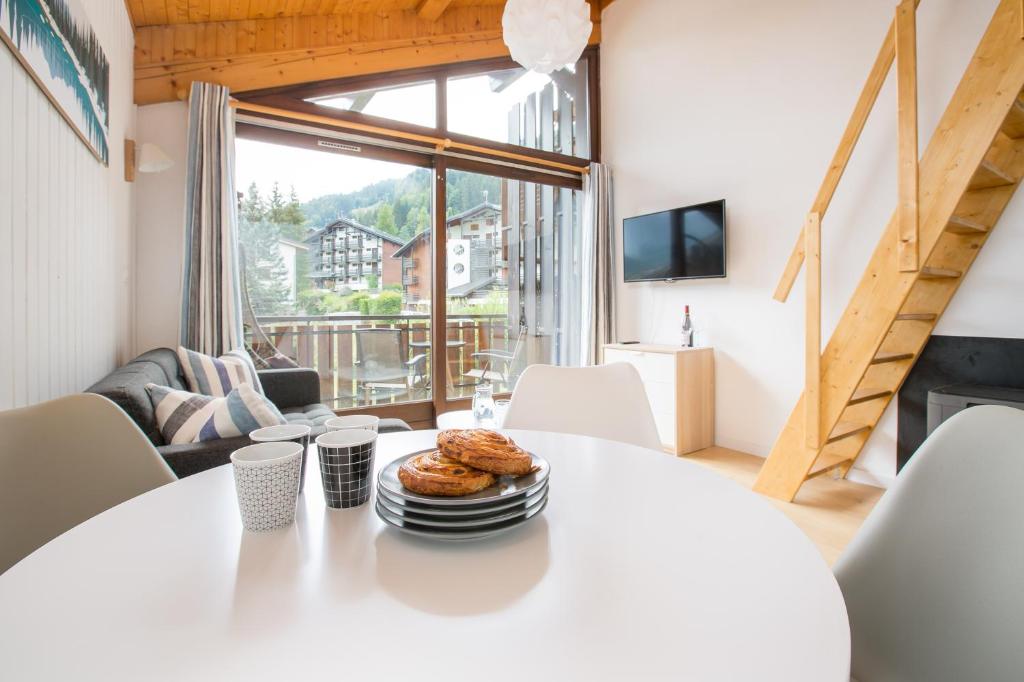 Stunning renovated studio with mezzanine - 1