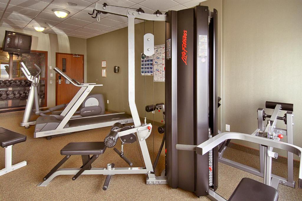 Ramada by Wyndham Clairmont/Grande Prairie photo