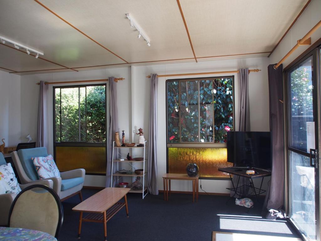 Cosy, comfortable Cottage - views & location plus