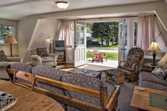 3 C's Cottage, Joseph