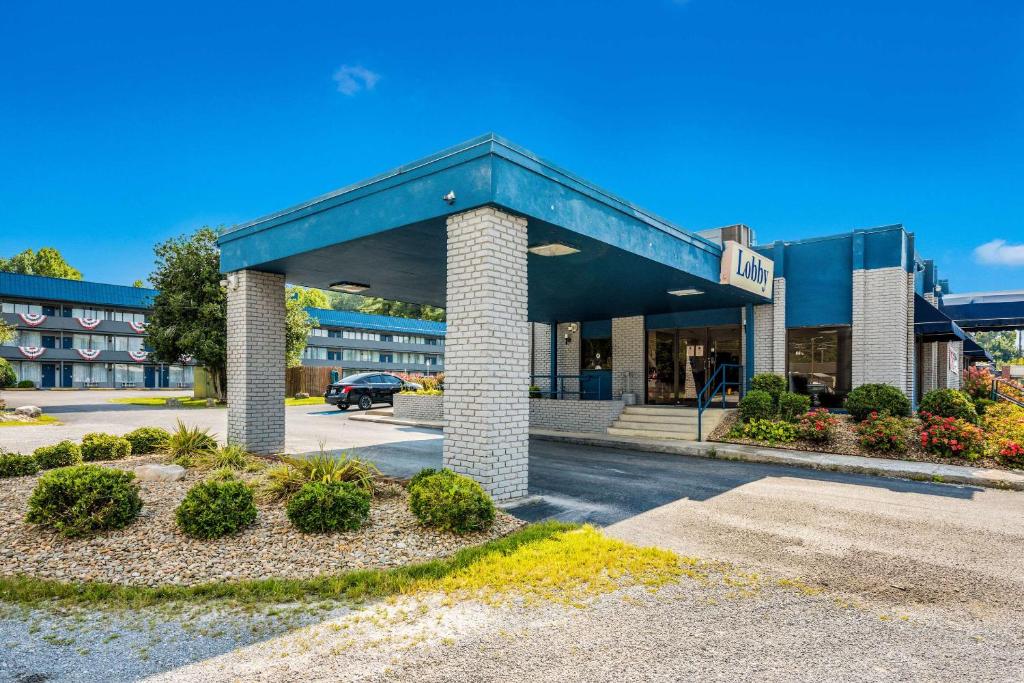 Suburban Studios Middlesboro photo