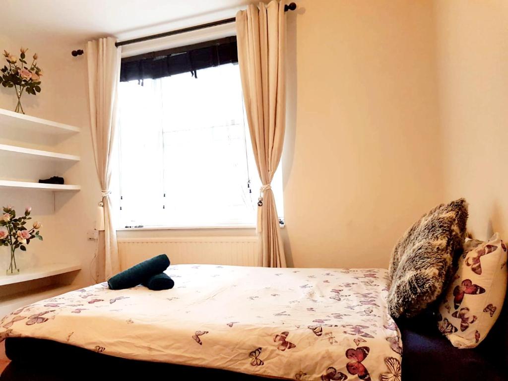 Waterloo Rooms — Hotel in London