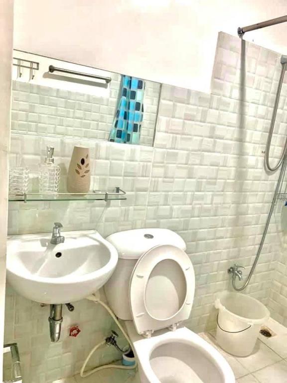 Cozy Central - Near arca south signal taguig photo